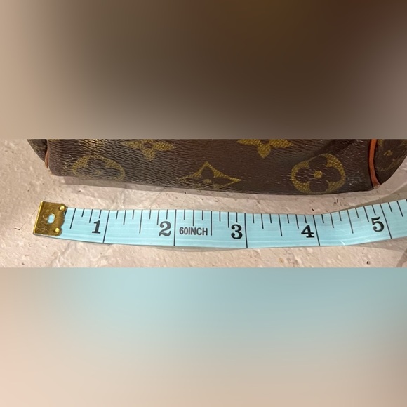 Authentic Louis Vuitton Monogram VTG messenger bag - Picture 14 of 14